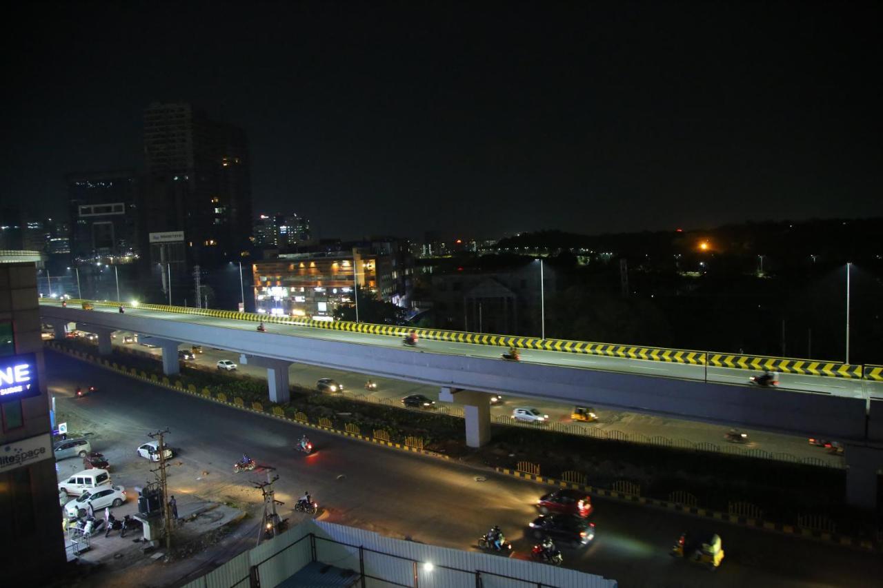 Skyview Suites Hyderabad Ngoại thất bức ảnh